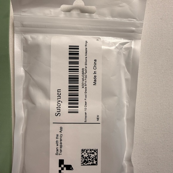 Munchkin Pacifier Wipes, Pacifier clips,& pacifier silicone adapter rings. - Picture 6 of 6